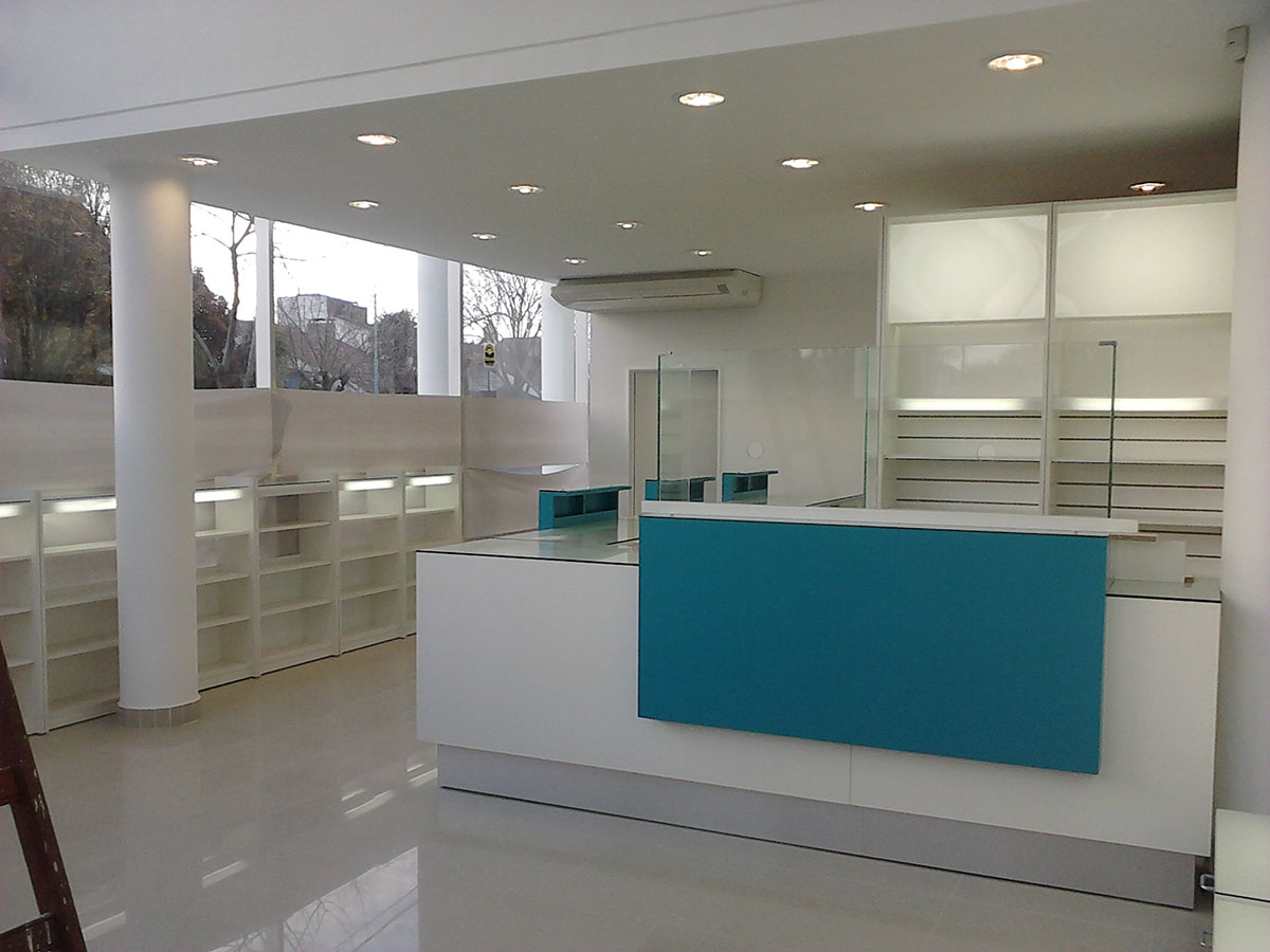 Mobiliario de farmacia AMOF